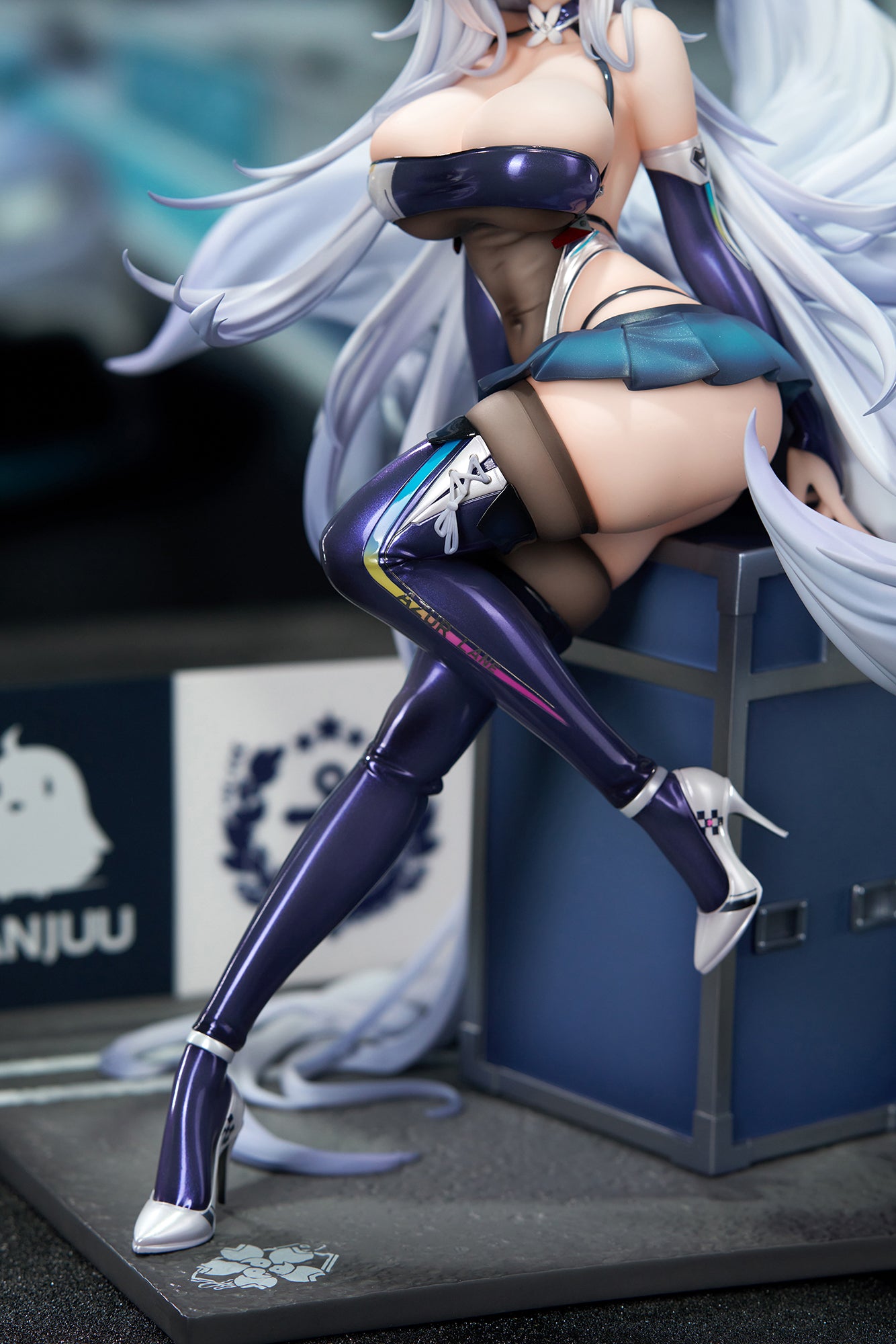 [Pre-order] Azur Lane - Shinano Figure (Silver Palanquin Ver., LED Acrylic Display Case Special Edition)
